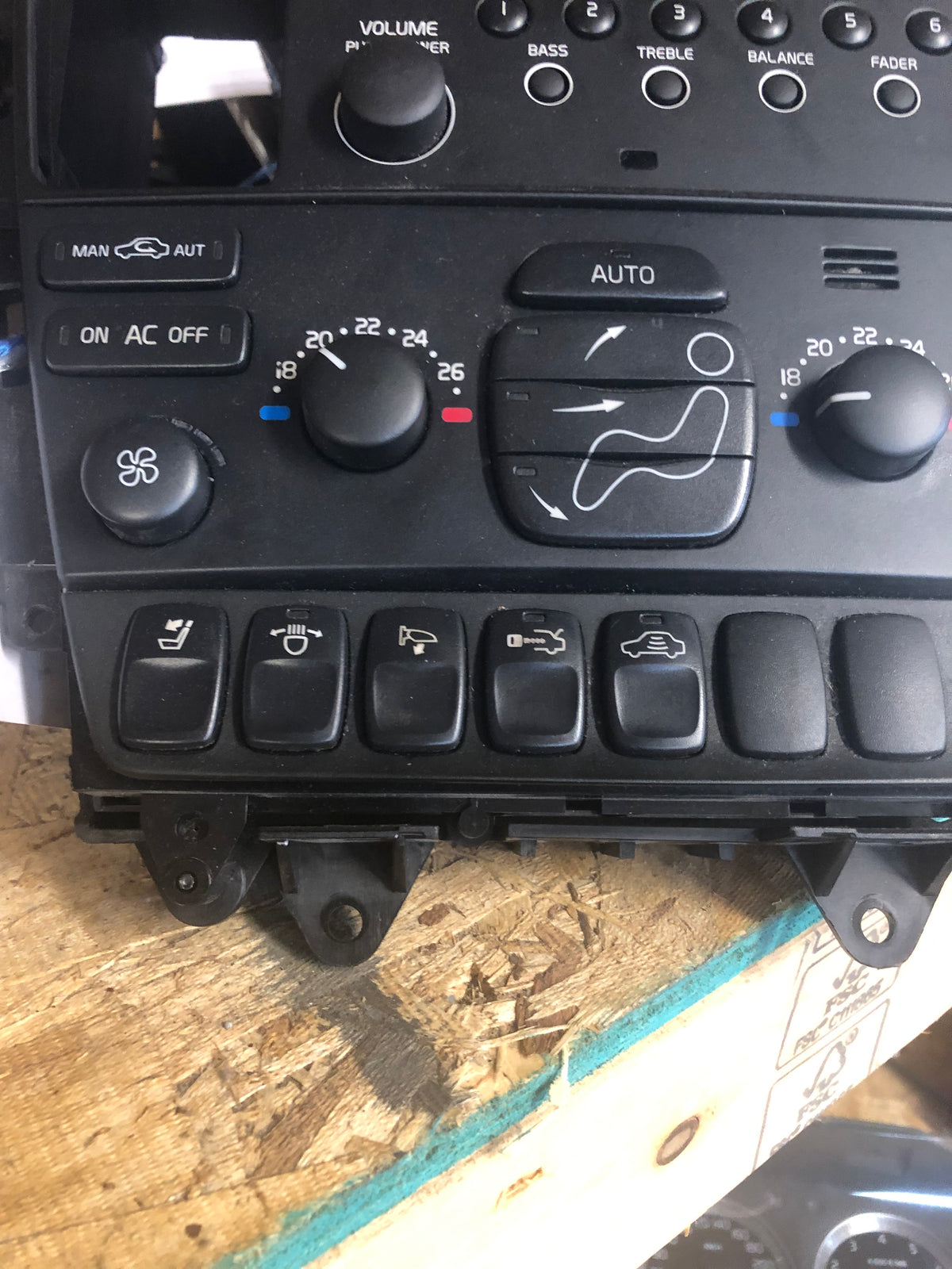 Facelift Radio/Climate assembly