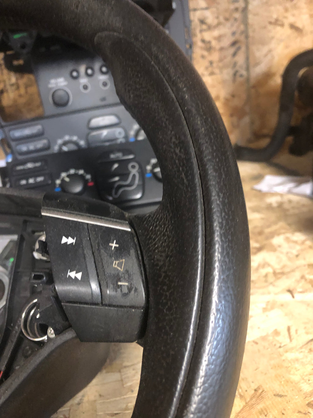 2007 V70R Steering Wheel