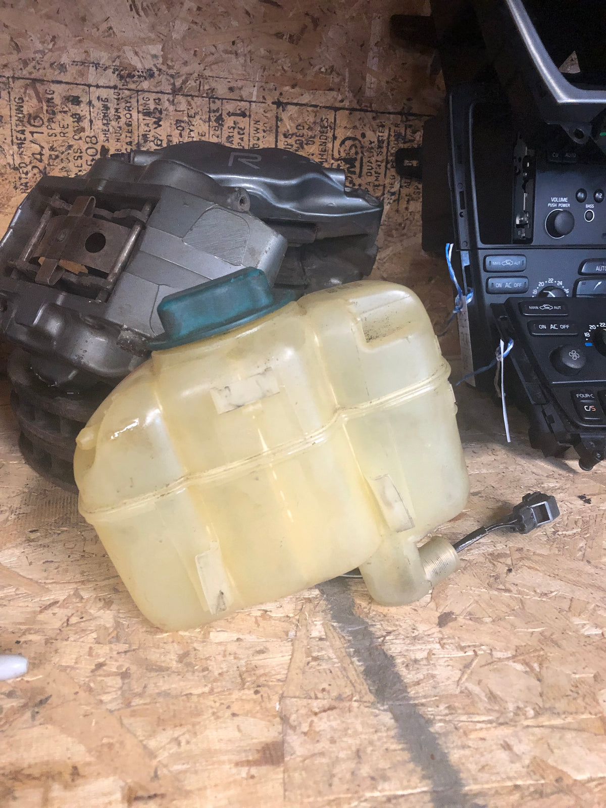 Mahle Coolant Expansion Tank